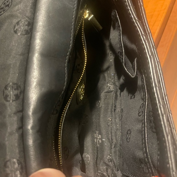 Tory Burch Chain Link Quilted Shoulder Bag - Picture 6 of 6